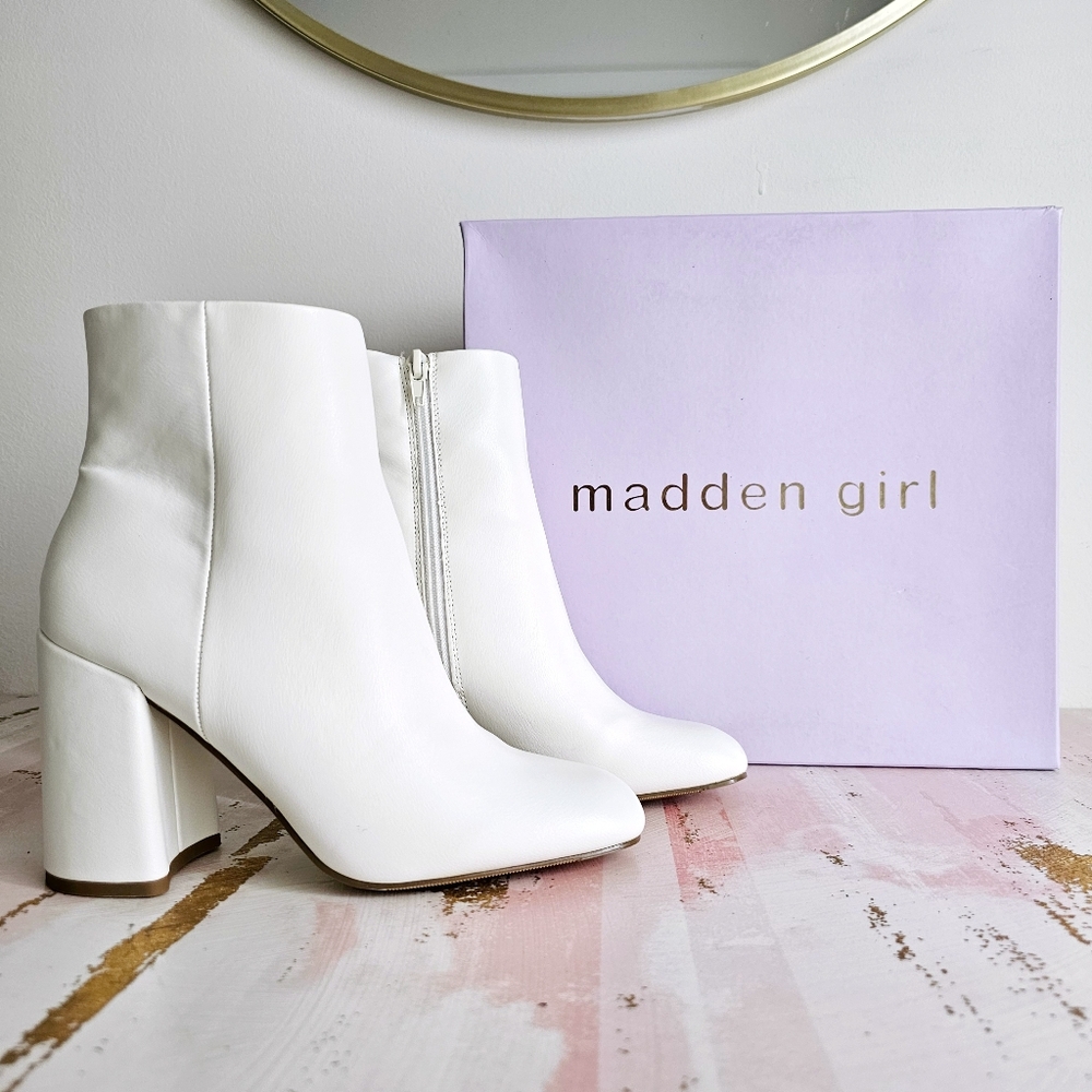 ✨ Madden Girl While White Block Heel Ankle Boots – Size 6 ✨ Like NEW